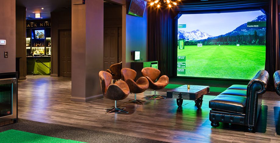 Upstairs Golf Lounge | Fairways Chicago
